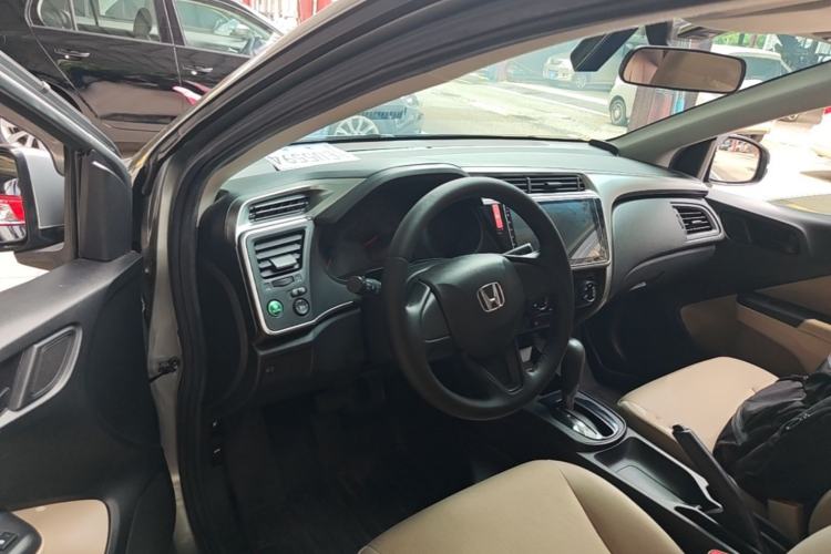 Used Honda City 2015 1.5L CVT Comfort Version Center Console