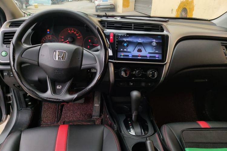 Used Honda City 2015 1.5L CVT Comfort Version Center Console