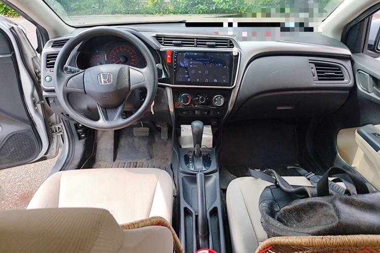 Used Honda City 2015 1.5L CVT Comfort Version Center Console