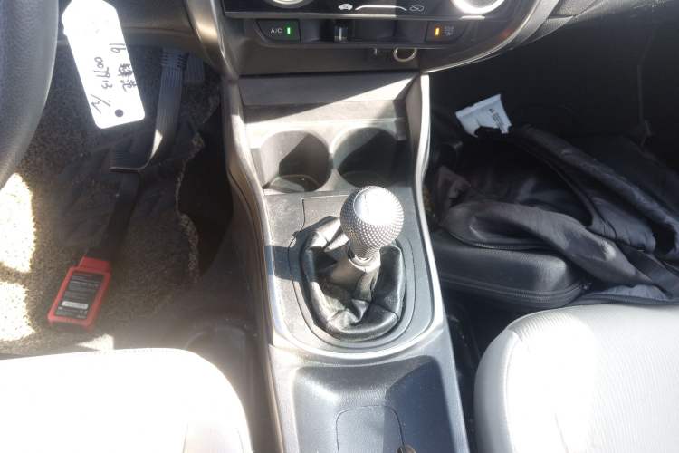 Used Honda City 2015 1.5L manual luxury edition Gear Lever