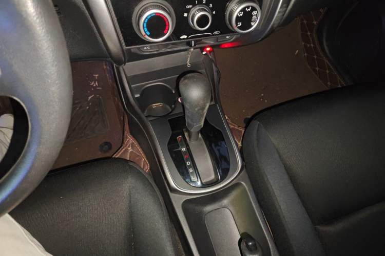 Used Honda City 2015 1.5L CVT Luxury Edition Gear Lever