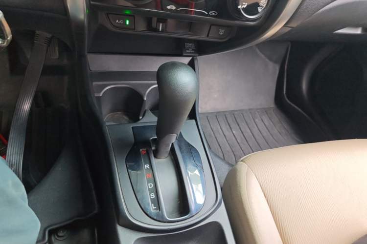 Used Honda City 2015 1.5L CVT Comfort Version Gear Lever