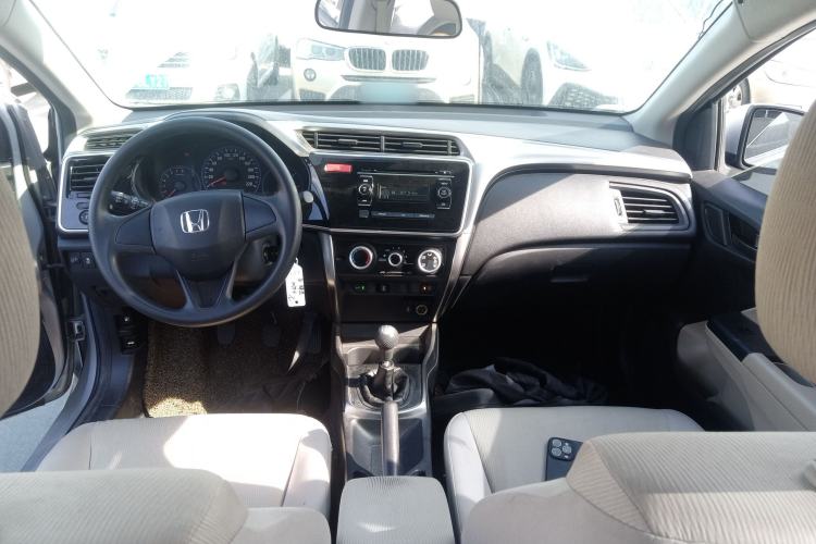 Used Honda City 2015 1.5L manual luxury edition Interior 2