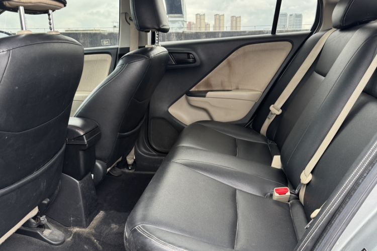 Used Honda City 2015 1.5L CVT Comfort Version Interior 4