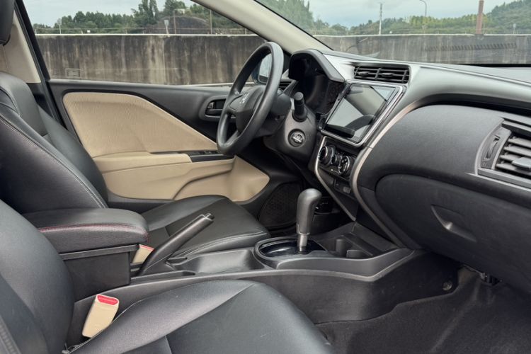 Used Honda City 2015 1.5L CVT Comfort Version Interior 6