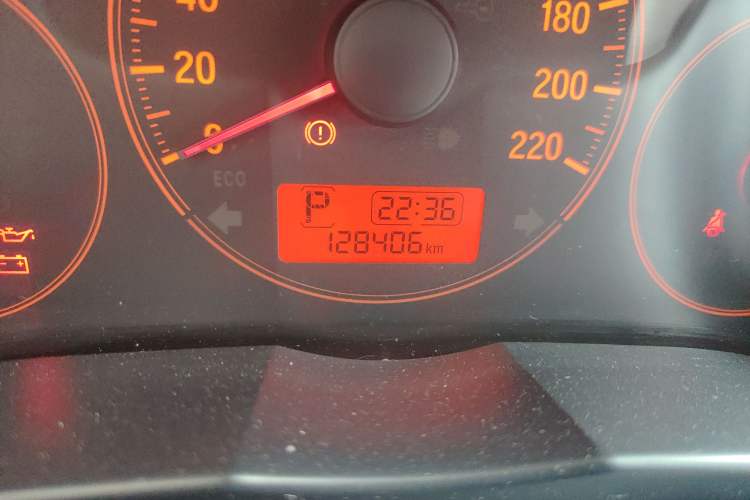 Used Honda City 2015 1.5L CVT Comfort Version Odometer Close Up