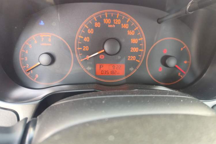 Used Honda City 2015 1.5L CVT Comfort Version Odometer Close Up