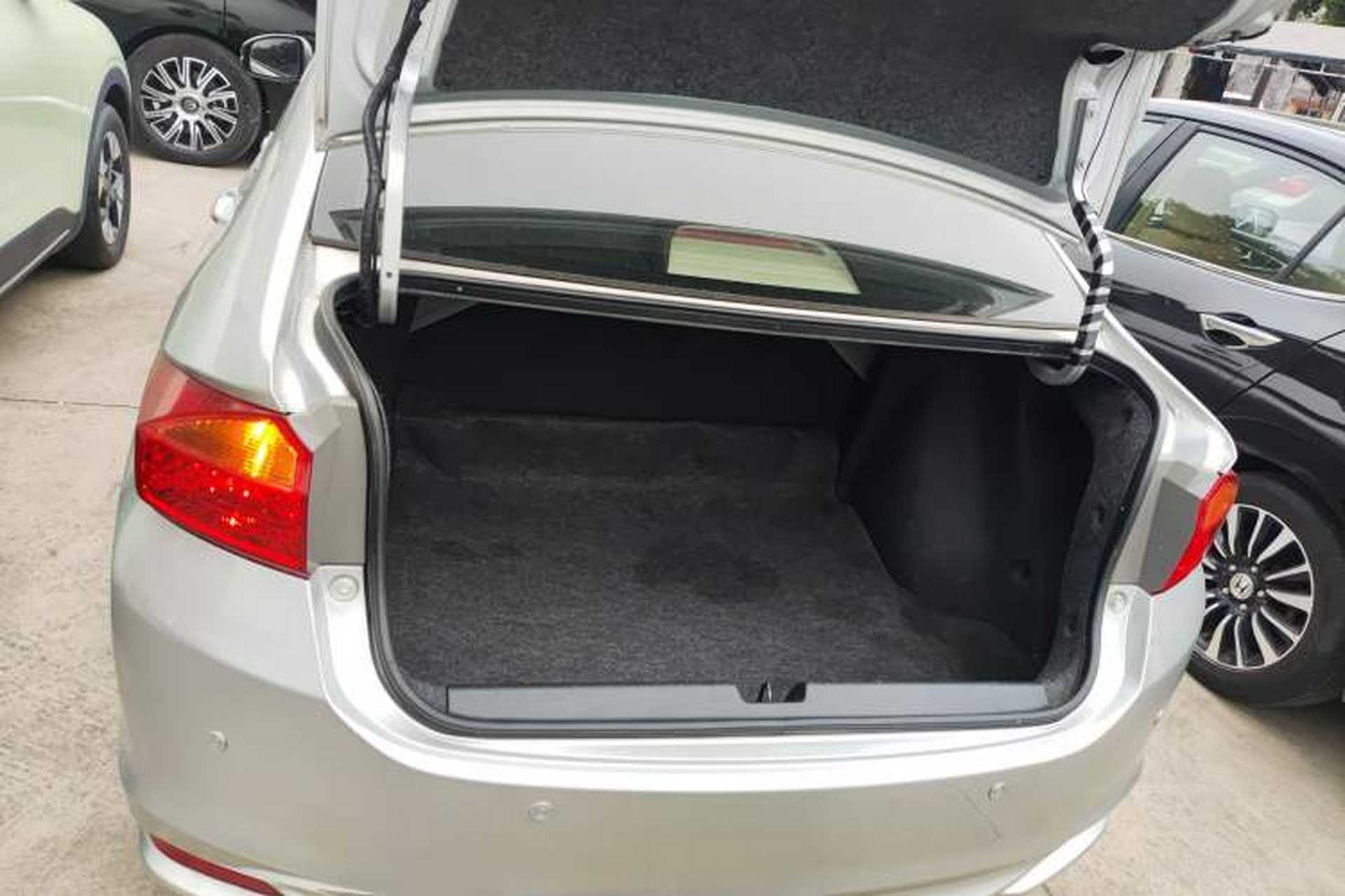 Used Honda City 2015 1.5L CVT Luxury Edition Trunk