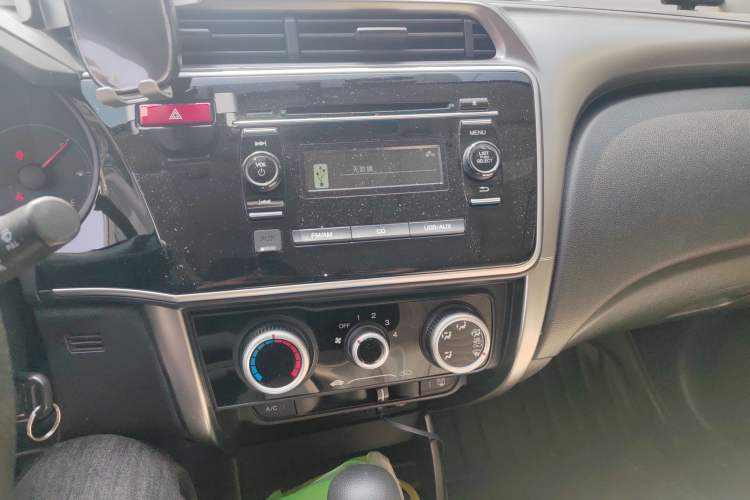 Used Honda City 2015 1.5L CVT Luxury Edition Audio And AC Panel