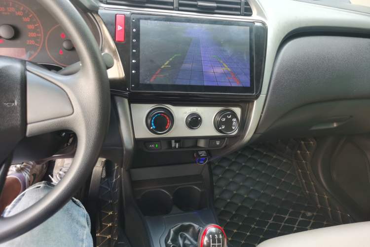 Used Honda City 2015 1.5L manual Comfort version Audio And AC Panel