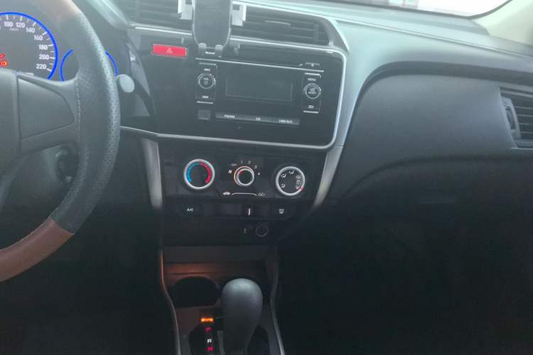 Used Honda City 2015 1.5L CVT Luxury Edition Audio And AC Panel