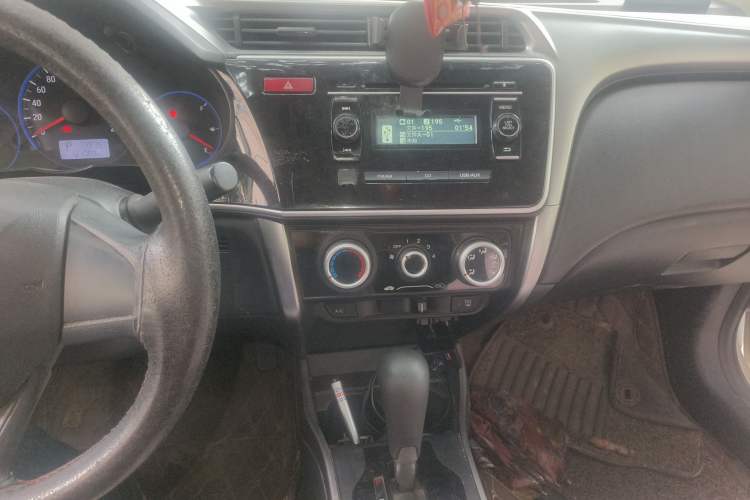 Used Honda City 2015 1.5L CVT Luxury Edition Audio And AC Panel