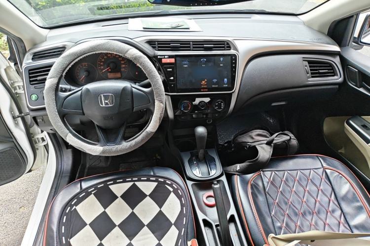 Used Honda City 2015 1.5L CVT Comfort Version Center Console