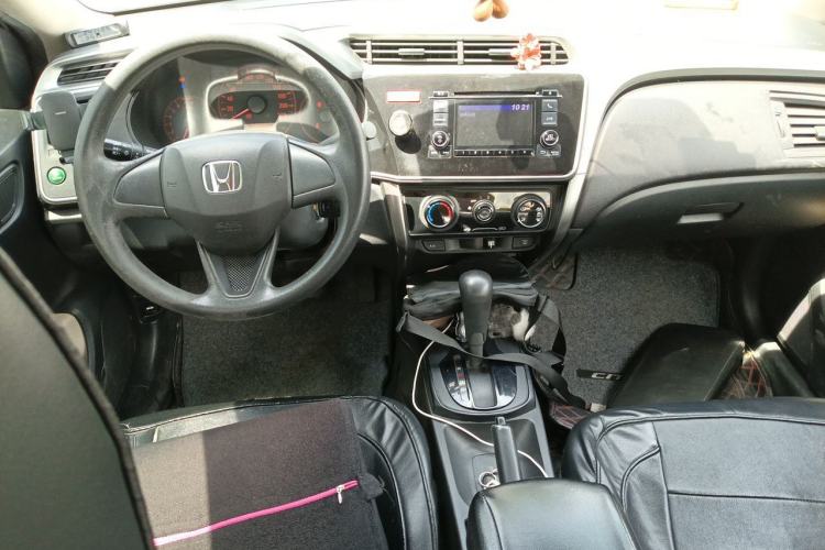 Used Honda City 2015 1.5L CVT Comfort Version Center Console