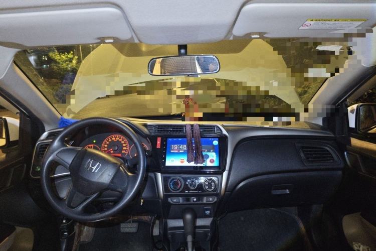 Used Honda City 2015 1.5L CVT Comfort Version Center Console