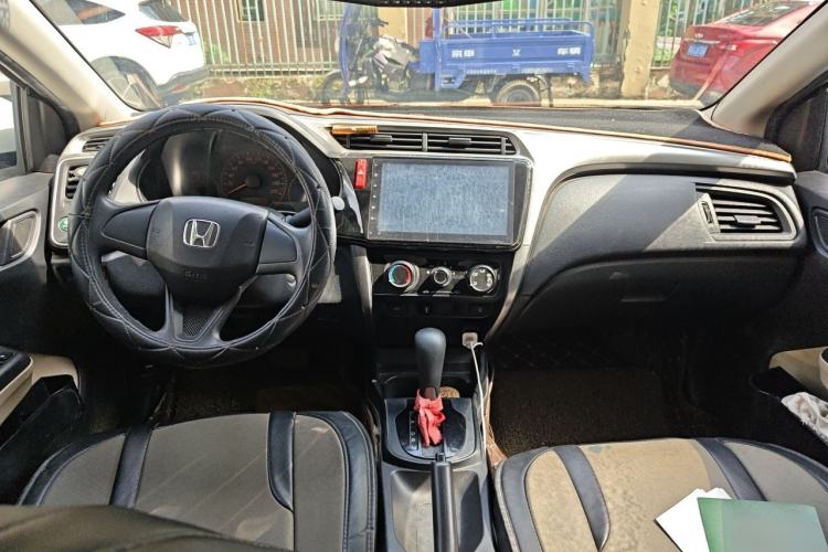 Used Honda City 2015 1.5L CVT Comfort Version Center Console