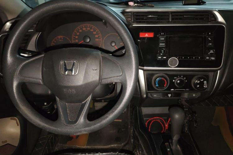 Used Honda City 2015 1.5L CVT Comfort Version Center Console