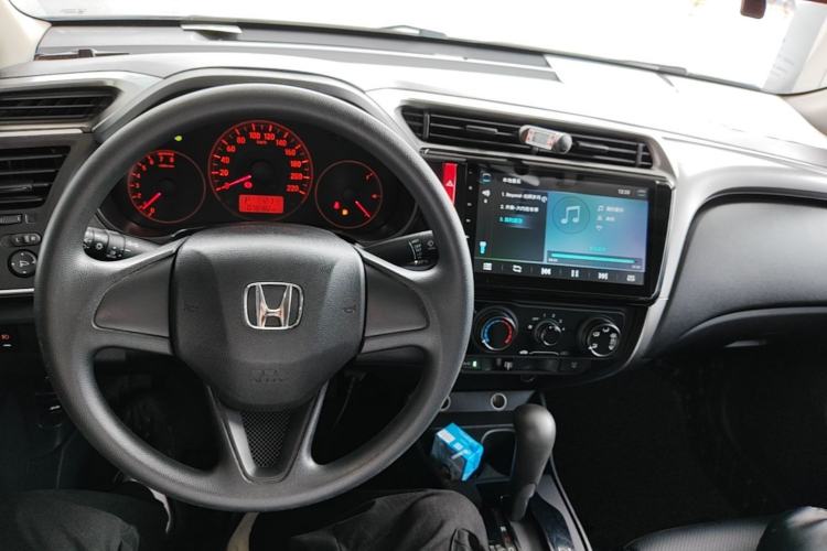 Used Honda City 2015 1.5L CVT Comfort Version Center Console