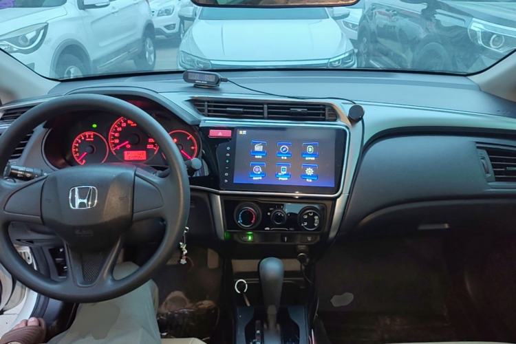 Used Honda City 2015 1.5L CVT Comfort Version Center Console