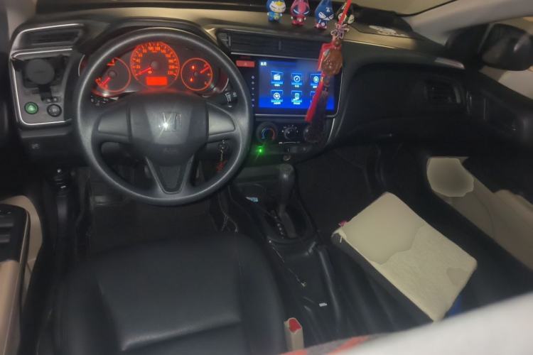 Used Honda City 2015 1.5L CVT Comfort Version Center Console