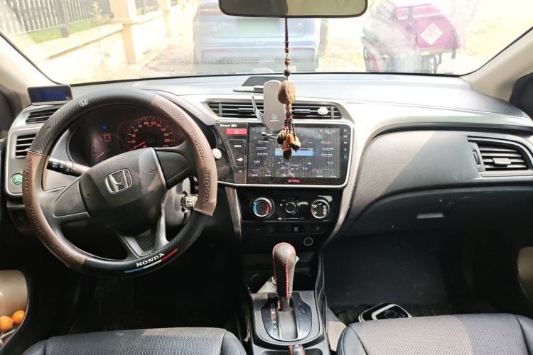 Used Honda City 2015 1.5L CVT Comfort Version Center Console
