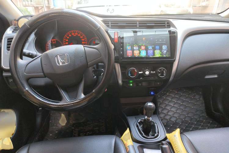 Used Honda City 2015 1.5L Manual Advance Edition Center Console