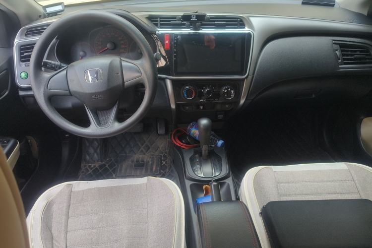 Used Honda City 2015 1.5L CVT Comfort Version Center Console