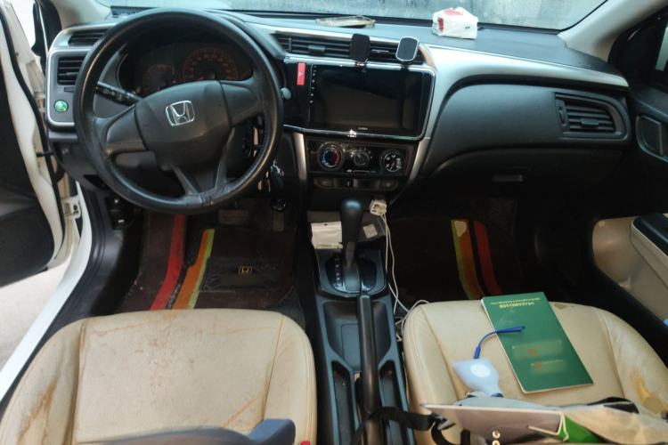 Used Honda City 2015 1.5L CVT Comfort Version Center Console