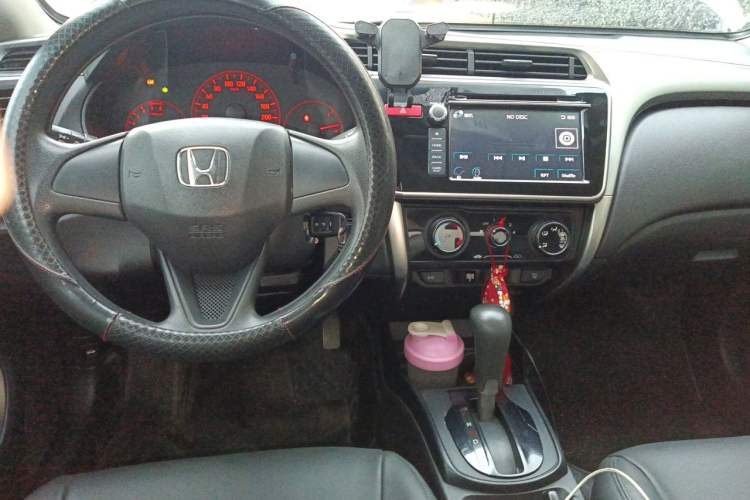 Used Honda City 2015 1.5L CVT Comfort Version Center Console