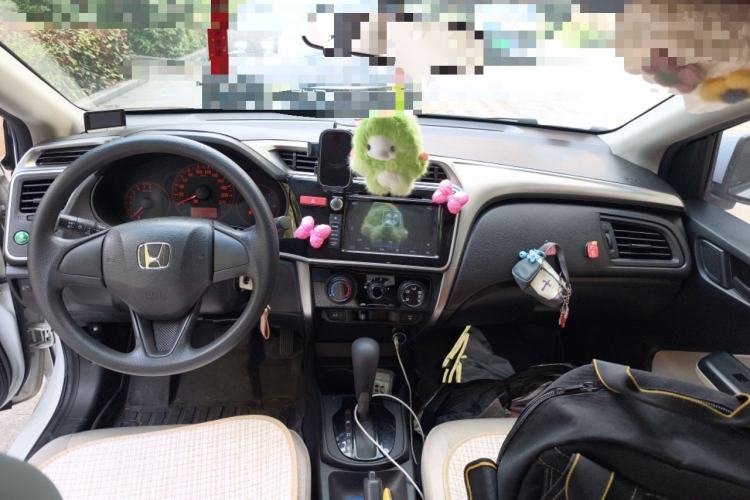 Used Honda City 2015 1.5L CVT Comfort Version Center Console