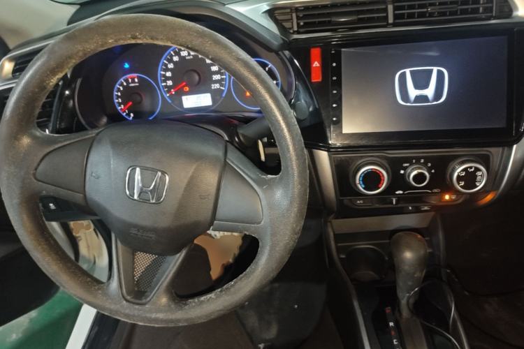 Used Honda City 2015 1.5L CVT Luxury Edition Center Console