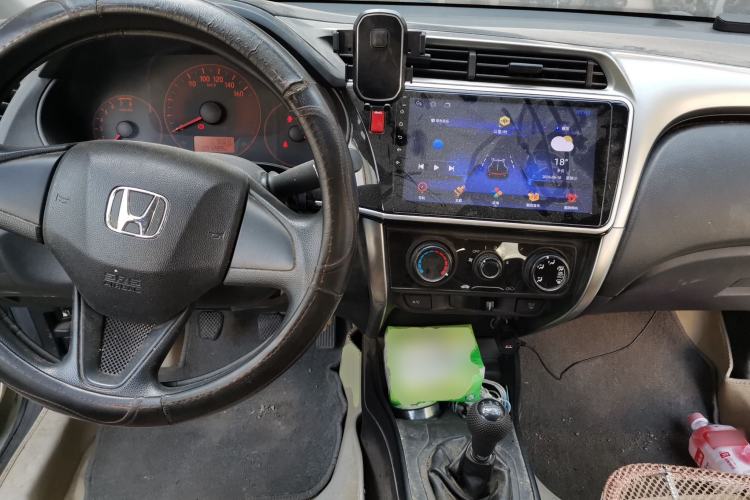 Used Honda City 2015 1.5L manual Comfort version Center Console
