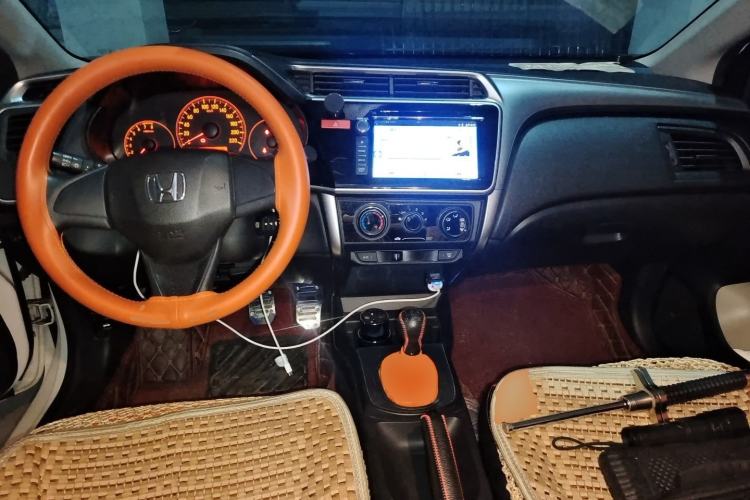 Used Honda City 2015 1.5L manual Comfort version Center Console