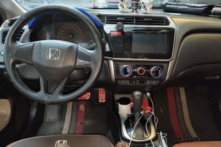 Used Honda City 2015 1.5L CVT Comfort Version Center Console