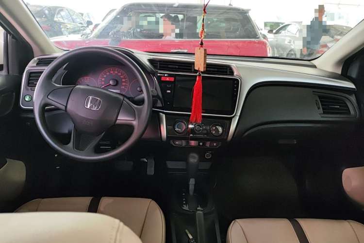 Used Honda City 2015 1.5L CVT Comfort Version Center Console