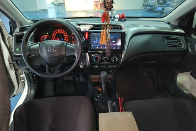 Used Honda City 2015 1.5L CVT Comfort Version Center Console