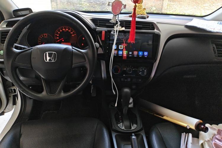 Used Honda City 2015 1.5L CVT Comfort Version Center Console