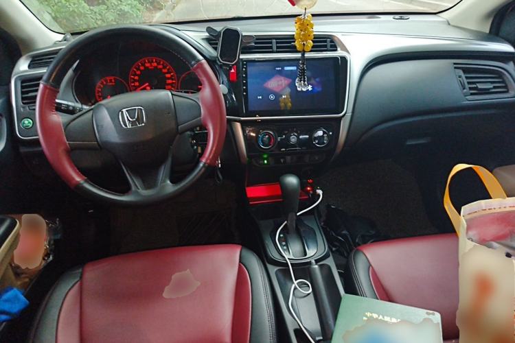 Used Honda City 2015 1.5L CVT Comfort Version Center Console