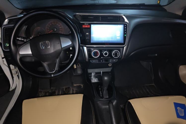 Used Honda City 2015 1.5L CVT Comfort Version Center Console