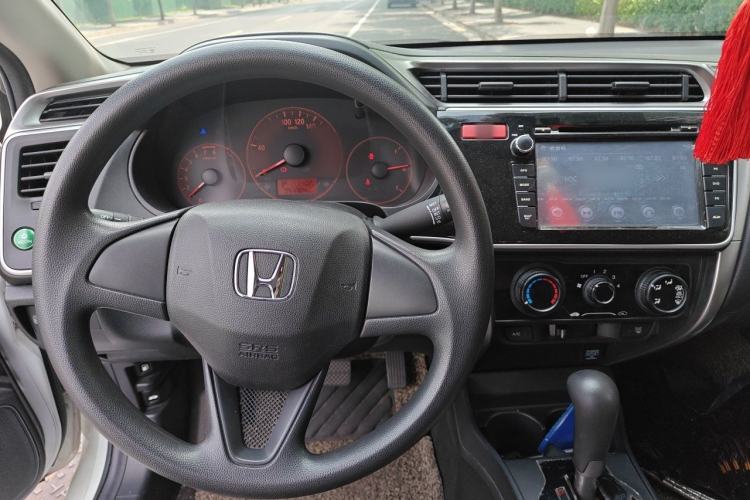 Used Honda City 2015 1.5L CVT Comfort Version Center Console