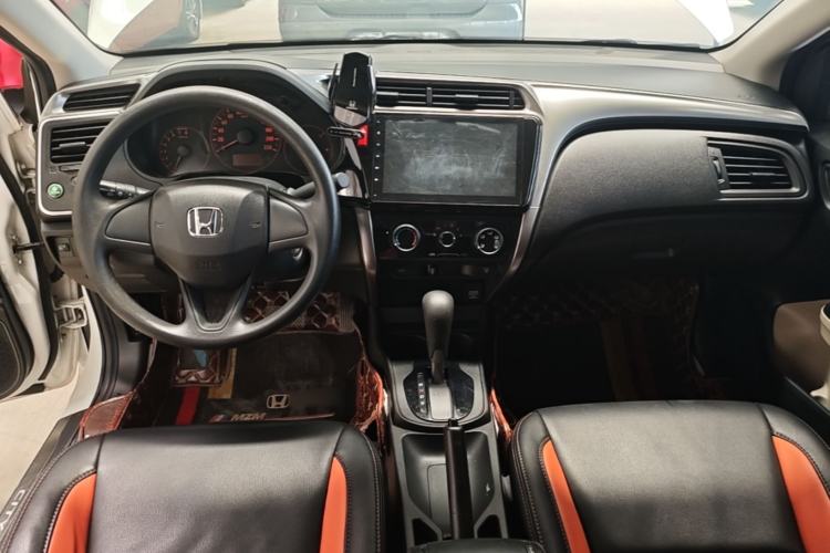 Used Honda City 2015 1.5L CVT Comfort Version Center Console