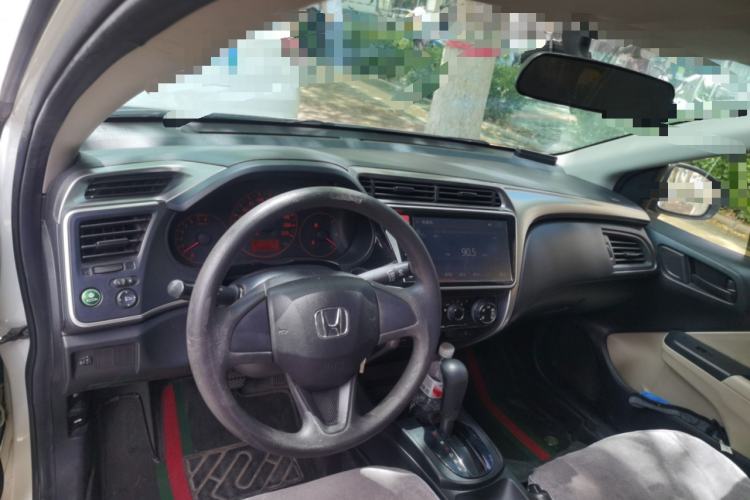 Used Honda City 2015 1.5L CVT Comfort Version Center Console