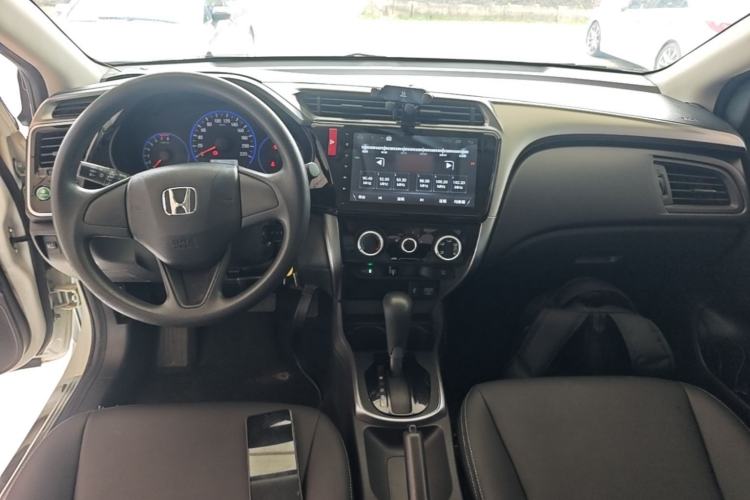 Used Honda City 2015 1.5L CVT Luxury Edition Center Console