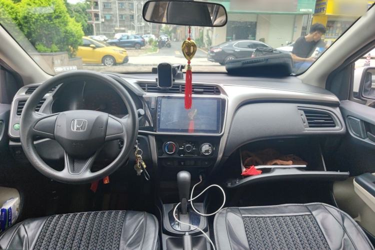 Used Honda City 2015 1.5L CVT Comfort Version Center Console