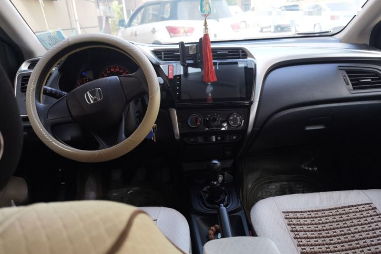 Used Honda City 2015 1.5L manual Comfort version Center Console