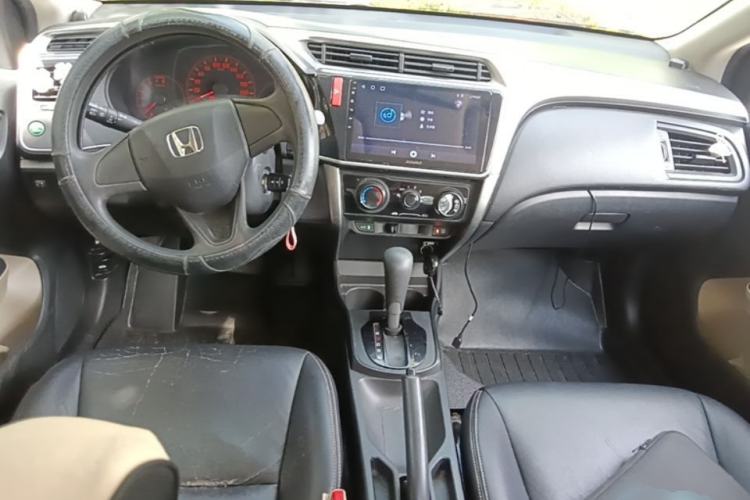 Used Honda City 2015 1.5L CVT Comfort Version Center Console