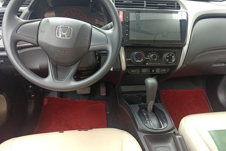 Used Honda City 2015 1.5L CVT Comfort Version Center Console