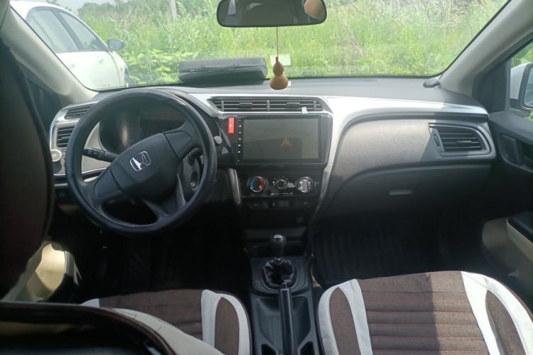 Used Honda City 2015 1.5L manual Comfort version Center Console