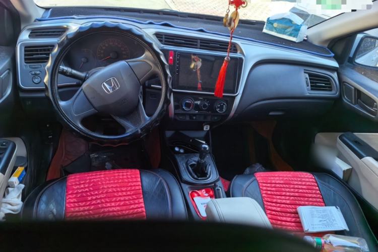 Used Honda City 2015 1.5L manual Comfort version Center Console