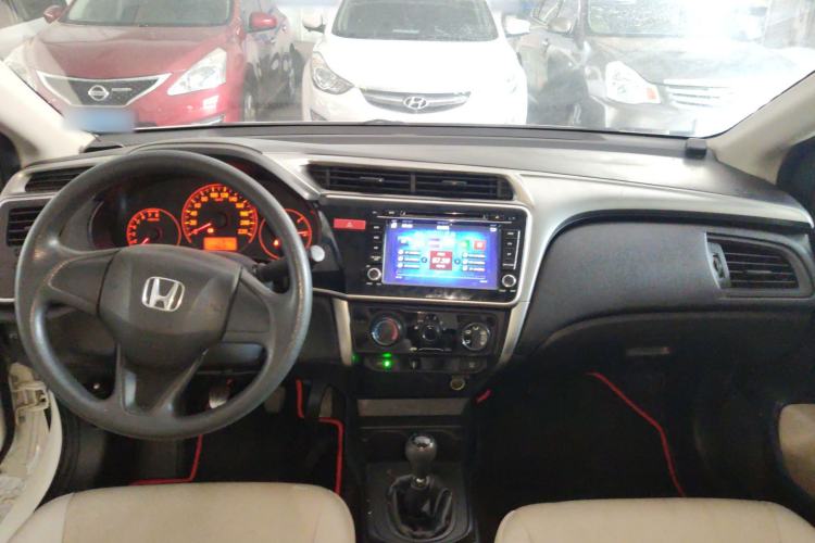 Used Honda City 2015 1.5L manual Comfort version Center Console